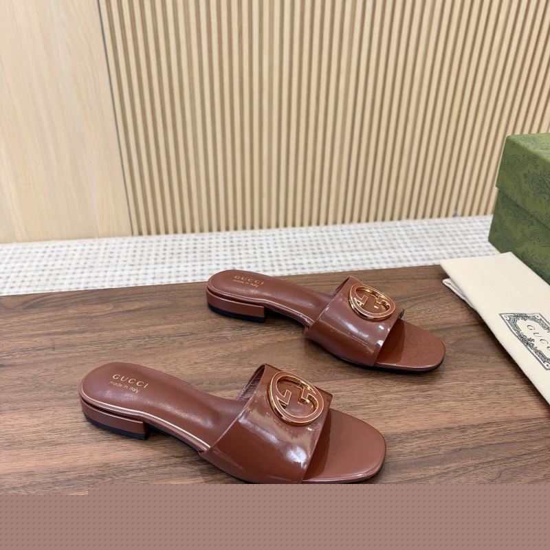 G*u*i slippers